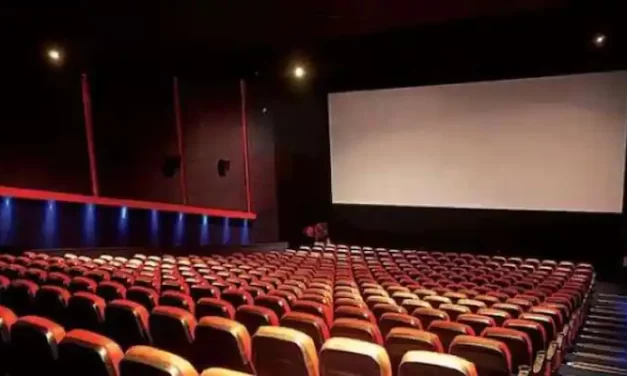 തിയറ്റര്‍ മേഖലയ്ക്ക് ഇളവുകള്‍ പ്രഖ്യാപിച്ച് സര്‍ക്കാര്‍; ഒരു ഡോസ് വാക്സിന്‍ എടുത്തവര്‍ക്കും പ്രവേശിക്കാം
